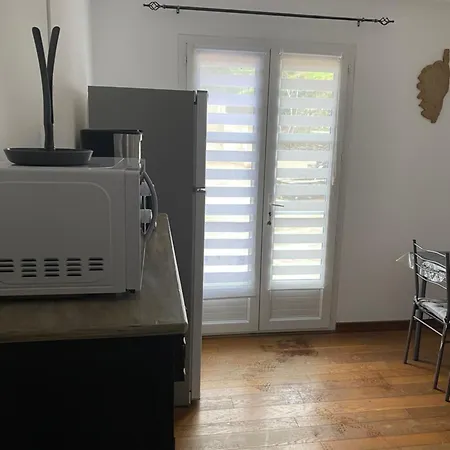 Studio ブランド